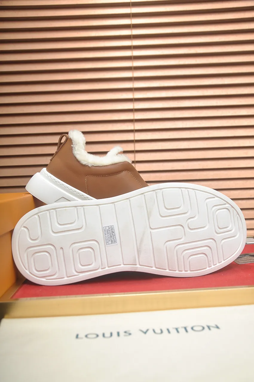 Men's men's shoes 💰500💶【LOUIS VUITTON】(Full wool lining) Same style as LV Louis Vuitton official website [Proud] Original single hot model LV original factory cowhide 👑1:1 original plate Sheepskin lining 👘Use imported cowhide. Body accessories one-to-one mold opening 💪 counter quality 🙏 Dear friends, if you are still worried about wearing matching shoes 💋, then these shoes are your best choice 🎁🎁! 38-45 (45 is custom-made and cannot be returned or exchanged)